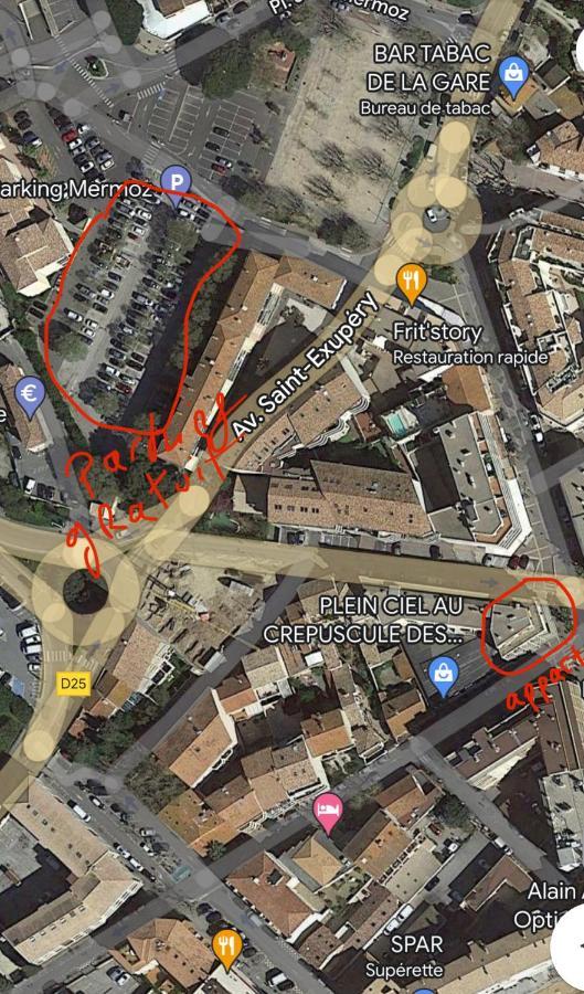 Centre Ville Sainte Maxime 100M Plage Et Commerce A Pied Exterior foto